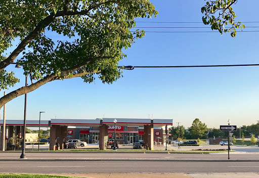 QuikTrip, 15902 Manchester Rd, Ellisville, MO 63011, USA, 