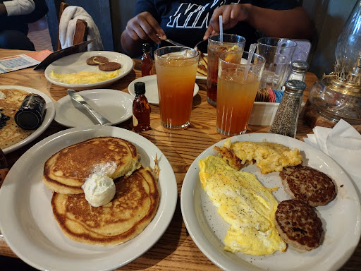 American Restaurant «Cracker Barrel Old Country Store», reviews and photos, 825 Marketplace Blvd, Hamilton Township, NJ 08691, USA