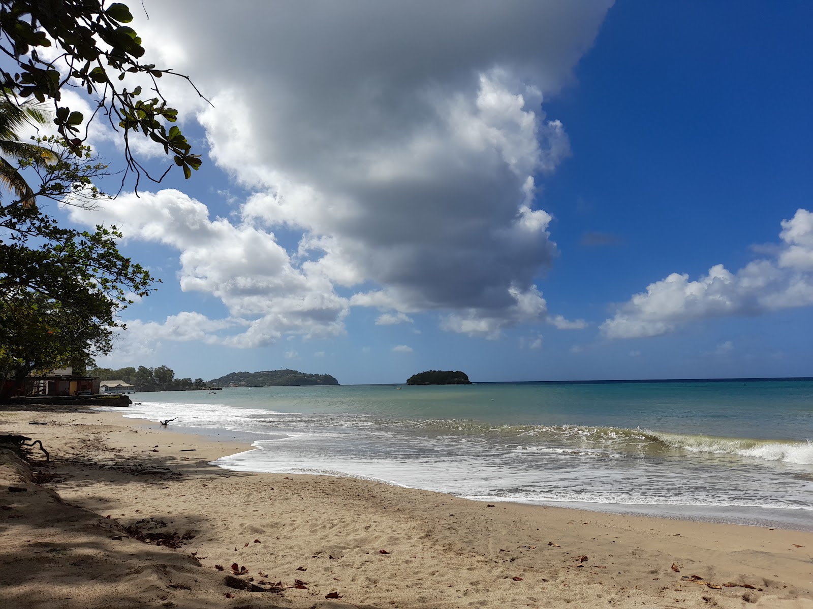 Photo of Choc beach and the settlement