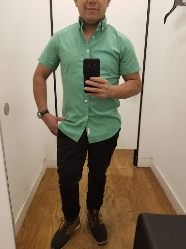 Clothing Store «Express», reviews and photos, 3101 Steinway St, Astoria, NY 11103, USA