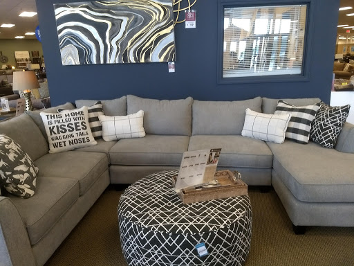 Furniture Store «Raymour & Flanigan Furniture and Mattress Store», reviews and photos, 1345 US-1, North Brunswick Township, NJ 08902, USA