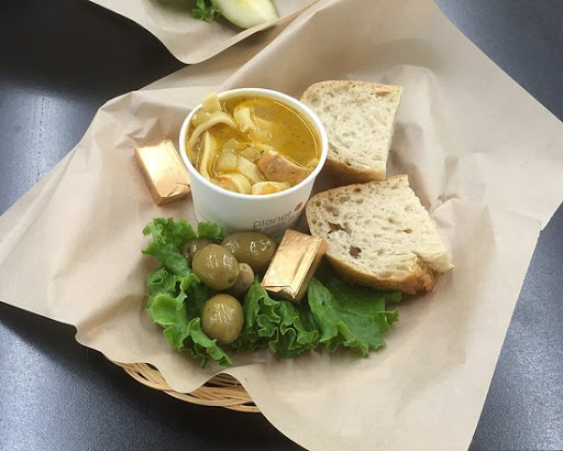 Grocery Store «Harvest Fresh Grocery & Deli», reviews and photos, 251 NE 3rd St, McMinnville, OR 97128, USA