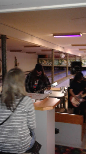 Sports Bar «Pinheads Jeffery Lanes», reviews and photos, 125 N Wolf Rd, Wheeling, IL 60090, USA