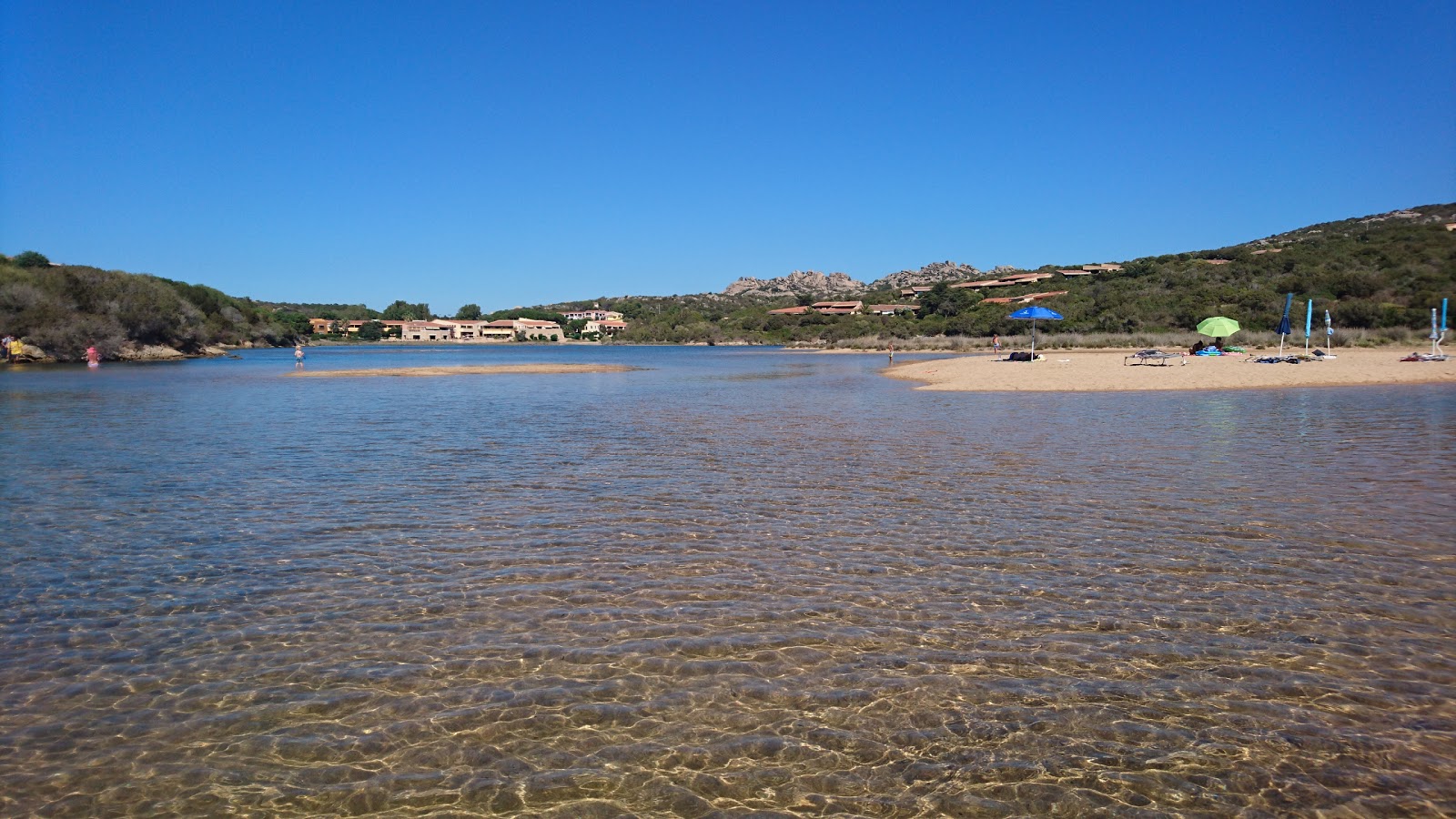 Foto de Spiaggia di Costa Serena e o assentamento