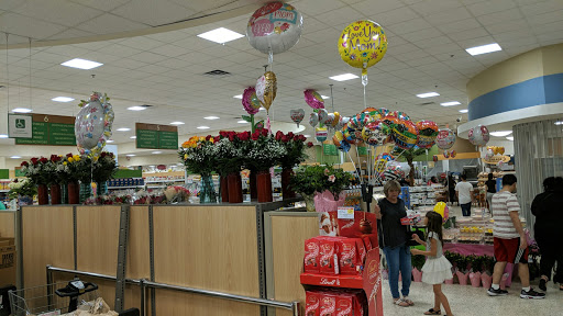 Supermarket «Publix Super Market at Paraiso Plaza», reviews and photos, 3339 W 80th St, Hialeah, FL 33018, USA