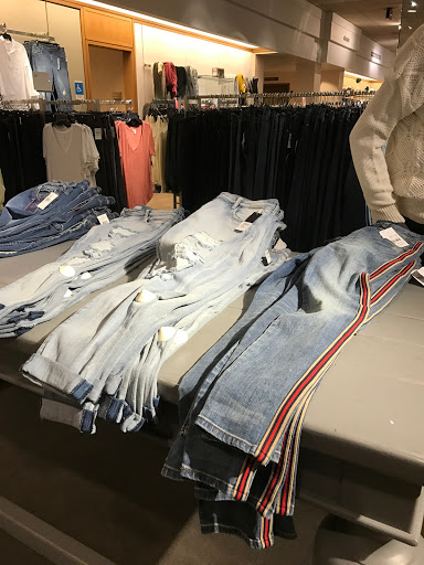 Department Store «Nordstrom Salem Center», reviews and photos, 420 Center St NE, Salem, OR 97301, USA