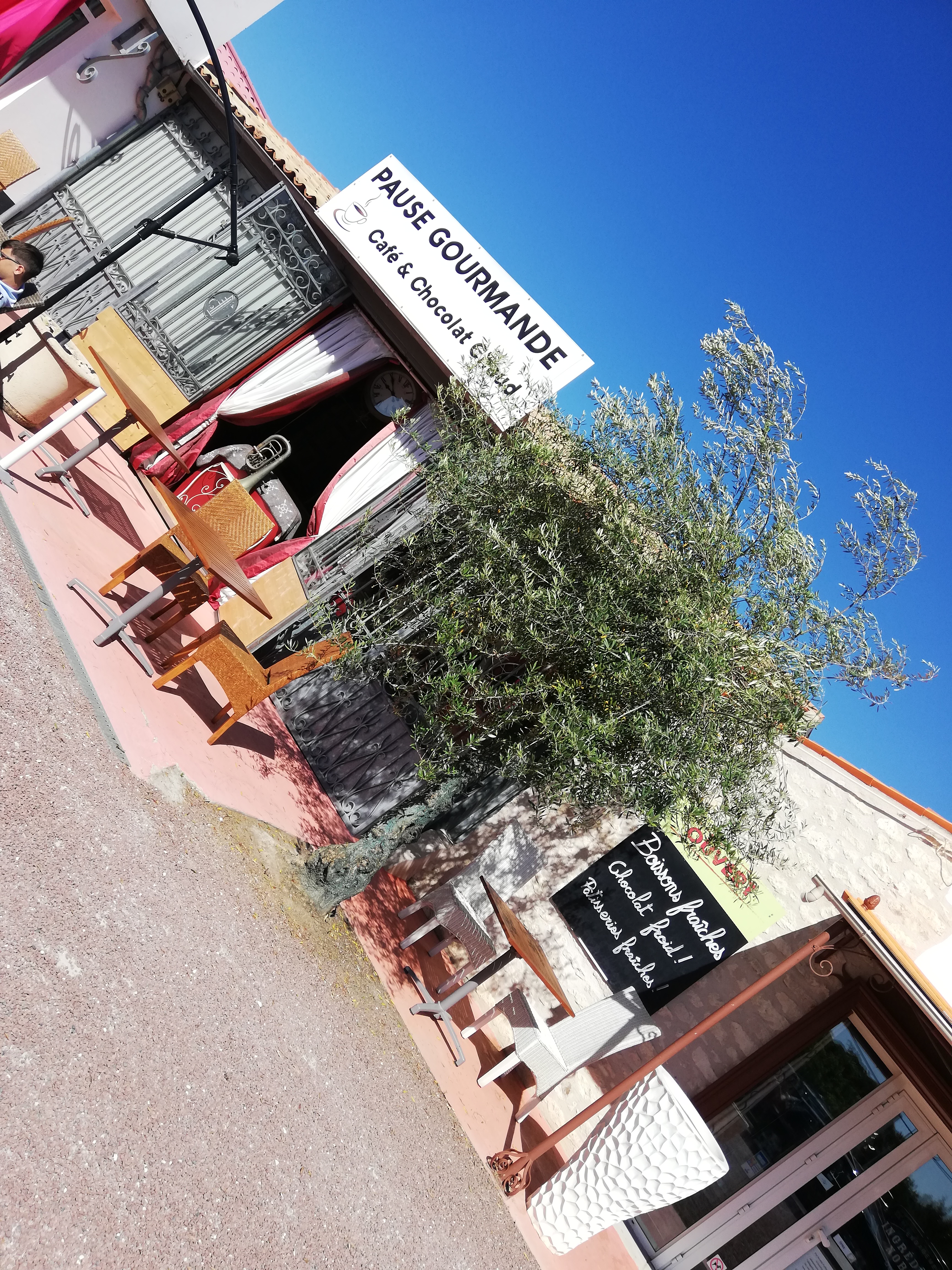 Photo n° 2 de l'avis de Laetitia.hubert07@orange.fr.u fait le 08/07/2019 à 12:06