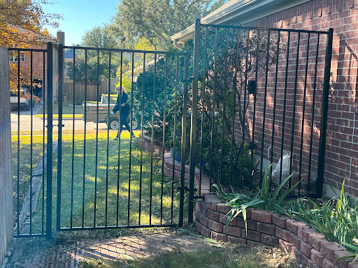 Grizzly Fence & Patio