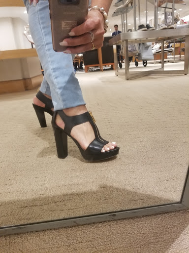 Stores to buy women's sandals Houston