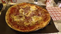 Plats et boissons du Pizzeria L'Ile Aux Pizzas à Neuves-Maisons - n°20