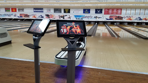 Bowling Alley «Break Point Alley», reviews and photos, 1950 Classique Ln, Tavares, FL 32778, USA