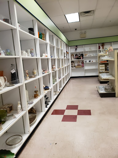 Dollar Store «Dollar Tree», reviews and photos, 823 N Broad St, Middletown, DE 19709, USA