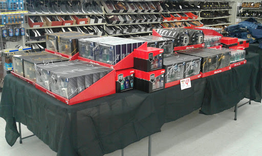 Discount Store «Roses Express», reviews and photos, 6601 Harvard Ave, Cleveland, OH 44105, USA