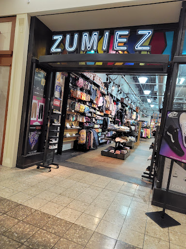 Clothing Store «Zumiez», reviews and photos, 4800 Golf Rd #92, Eau Claire, WI 54701, USA