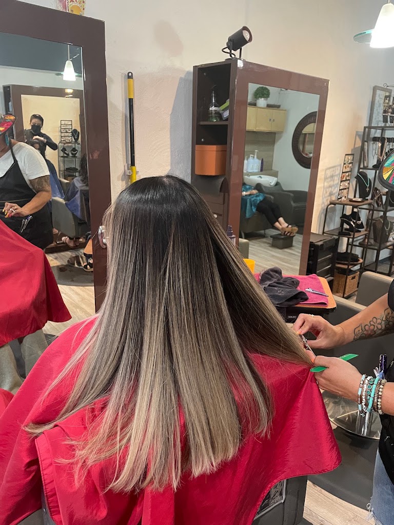 Level 5 Salon 94577