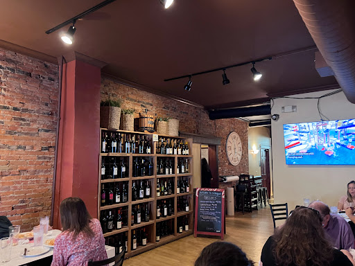 Wine Store «Village Wine Cellars», reviews and photos, 48 E Mulberry St, Lebanon, OH 45036, USA