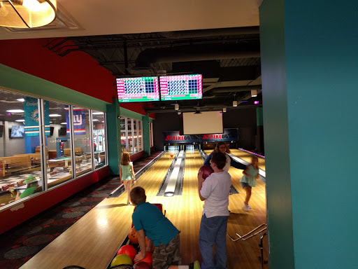 Bowling Alley «StrikeOuts Bowling & Entertainment», reviews and photos, 3201 E Colonial Dr U20, Orlando, FL 32803, USA
