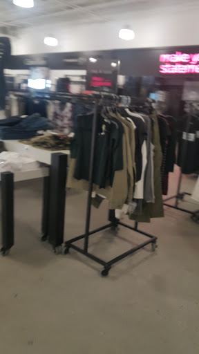 Department Store «Saks OFF 5TH», reviews and photos, 21500 Victory Blvd, Woodland Hills, CA 91367, USA