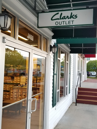 Shopping Mall «Lee Premium Outlets», reviews and photos, 17 Premium Outlet Blvd, Lee, MA 01238, USA