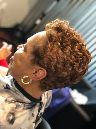 Beauty Salon «SD Luxuri Salon & Beauty Bar», reviews and photos, 602 Southside Commercial Pkwy, Jonesboro, GA 30236, USA