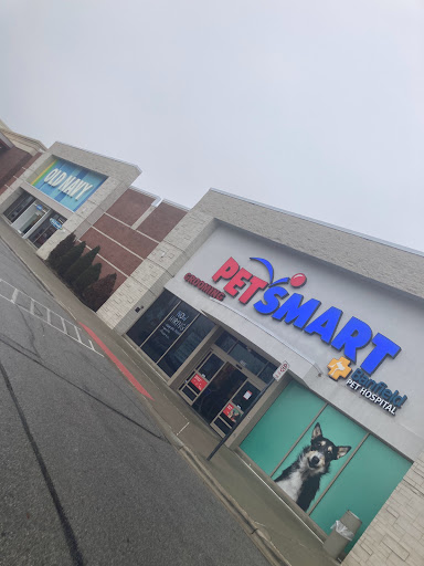 Pet Supply Store «PetSmart», reviews and photos, 2389 Taylor Park Dr, Reynoldsburg, OH 43068, USA