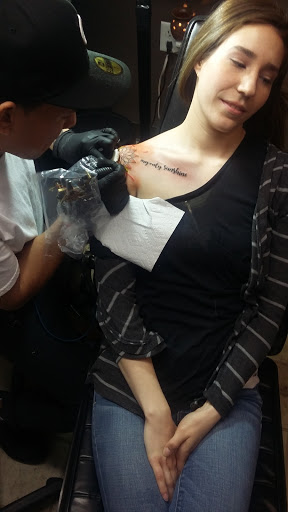 Tattoo Shop «Skin Deep Tattoo & Piercing», reviews and photos, 1813 Locust St, Sterling, IL 61081, USA