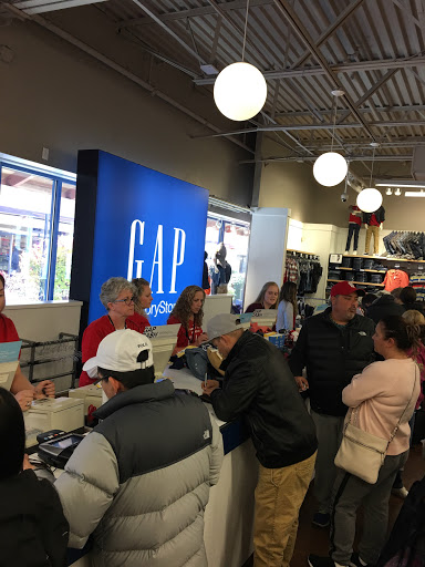 Clothing Store «Gap Outlet», reviews and photos, 1 Outlet Blvd, Wrentham, MA 02093, USA
