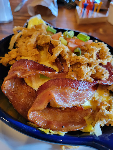 American Restaurant «Cracker Barrel Old Country Store», reviews and photos, 145 Prospect Hill Rd, East Windsor, CT 06088, USA