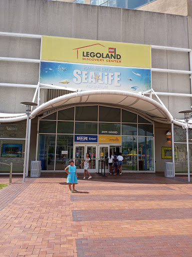 Shopping Mall «Crown Center», reviews and photos, 2450 Grand Blvd, Kansas City, MO 64108, USA