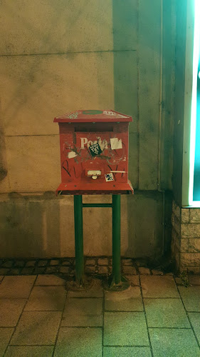 Értékelések erről a helyről: Magyar Posta / Piros postaláda / Red mailbox, Budapest - Futárszolgálat