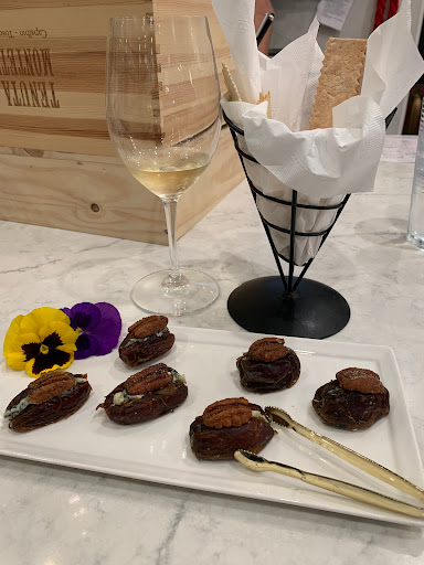 Wine Store «Wine & Cheese If You Please», reviews and photos, 24 Palmetto Bay Rd, Hilton Head Island, SC 29928, USA