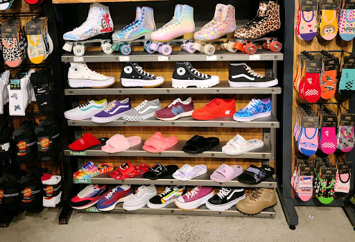 Clothing Store «Zumiez», reviews and photos, 2655 Richmond Ave #2320, Staten Island, NY 10314, USA