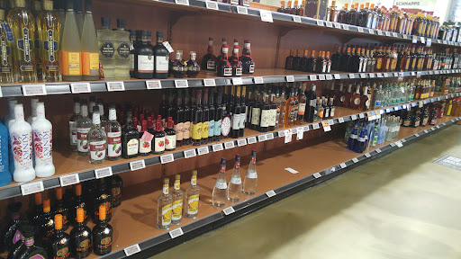 State Liquor Store «NH Liquor & Wine Outlet», reviews and photos, 294 Daniel Webster Hwy, Nashua, NH 03060, USA