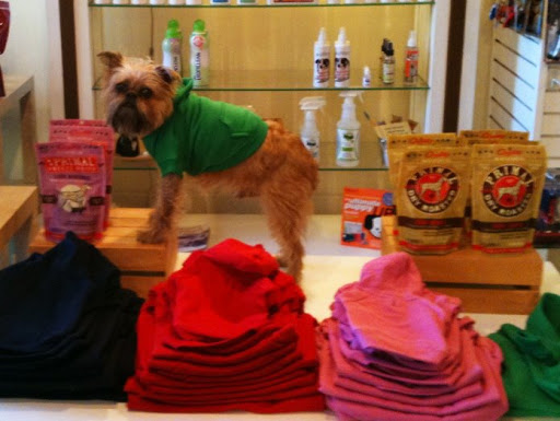 Pet Supply Store «Green Pet Supply», reviews and photos, 315 N Bishop Ave, Dallas, TX 75208, USA