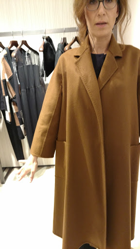 Stores to buy women's coats Roma