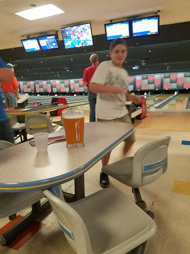 Bowling Alley «Red Apple Bowling Center», reviews and photos, 1414 SE Washington Blvd, Bartlesville, OK 74006, USA