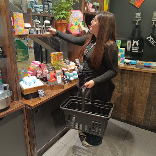 Horarios de LUSH Arauco Maipú