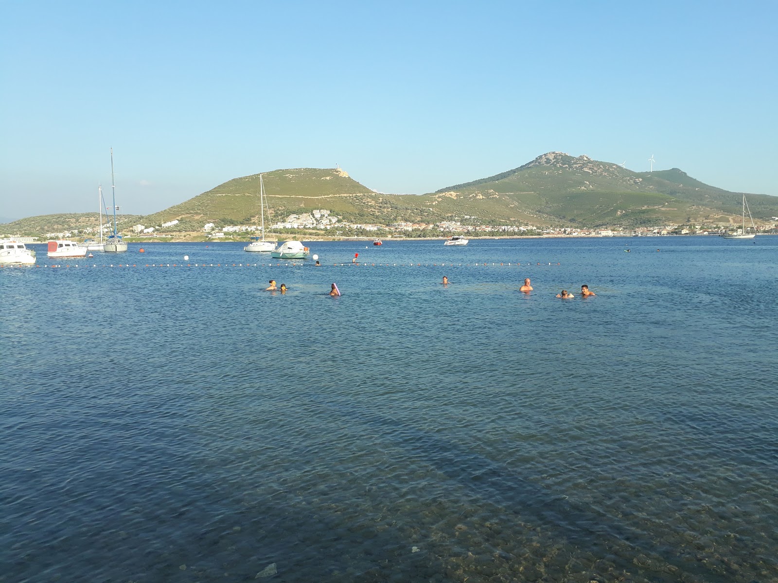 Foto von Yeni Foca Plaji II mit gerader strand