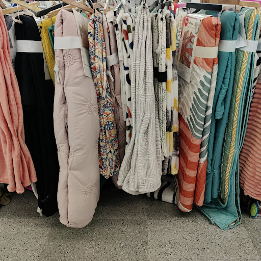 Clothing Store «Ross Dress for Less», reviews and photos, 1930 SW Wanamaker Rd, Topeka, KS 66604, USA