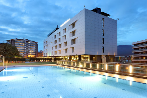 Terrazas con piscina en Bilbao
