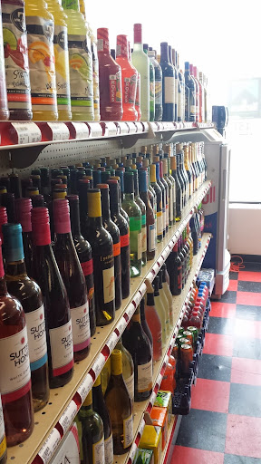 Liquor Store «Smoke N Bottle», reviews and photos, 978 S Hwy Dr, Fenton, MO 63026, USA