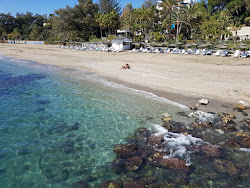Playa de Nagueles'in fotoğrafı ve yerleşim