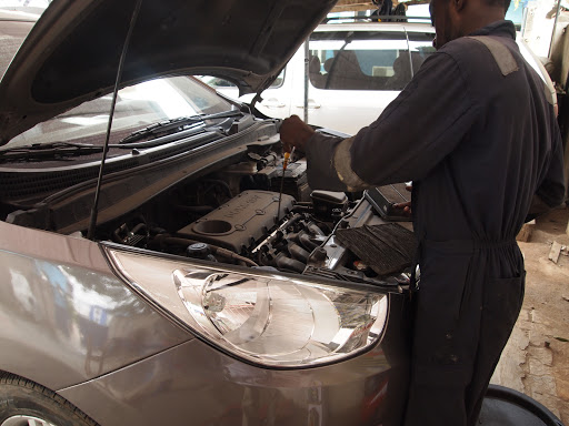 Tritan Autoworks, 5 Ikorodu Rd, Maryland 100211, Lagos, Nigeria, Auto Body Shop, state Lagos