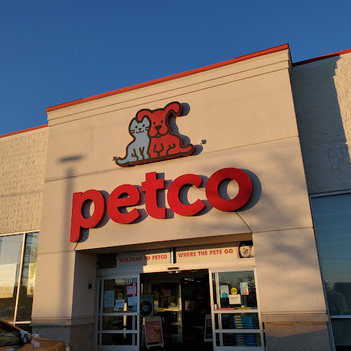 Pet Supply Store «Petco Animal Supplies», reviews and photos, 6220 95th St, Oak Lawn, IL 60453, USA