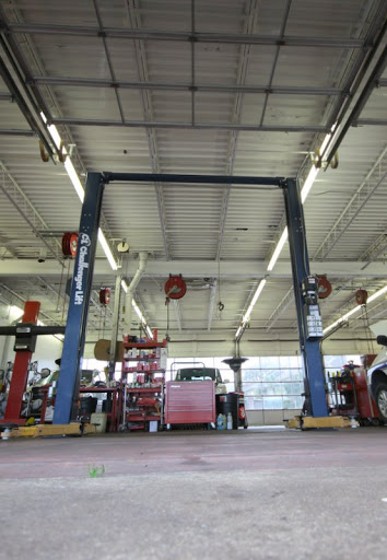 Auto Repair Shop «Memorial Drive Tire & Auto», reviews and photos, 14715 Memorial Dr, Houston, TX 77079, USA