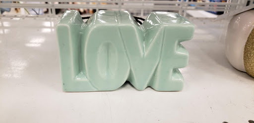 Clothing Store «Ross Dress for Less», reviews and photos, 2500 Gwynns Falls Pkwy, Baltimore, MD 21216, USA