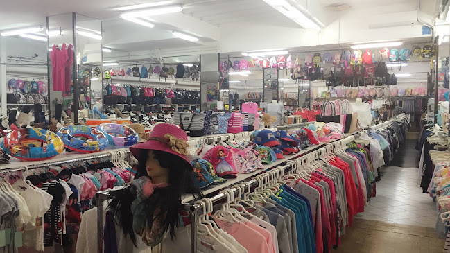 Opinii despre kínai áruház în Cegléd - Bevásárlóközpont