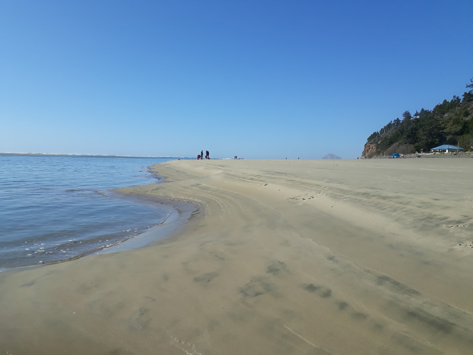 Foto von Happy Camp Beach mit langer gerader strand