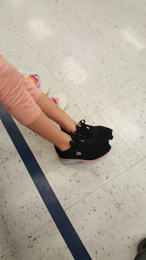 Sporting Goods Store «Big 5 Sporting Goods - Springfield», reviews and photos, 2720 Gateway St, Springfield, OR 97477, USA