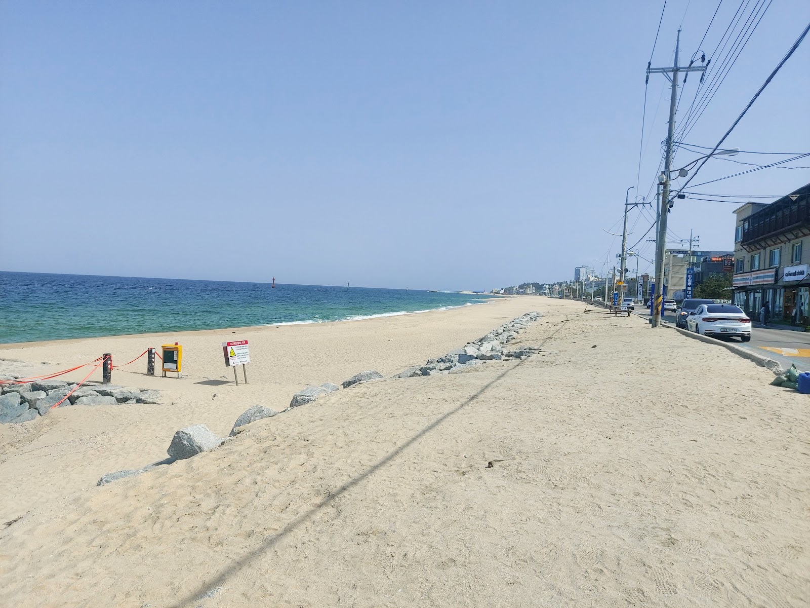 Yeongjin Beach'in fotoğrafı - tatil için iyi evcil hayvan dostu nokta